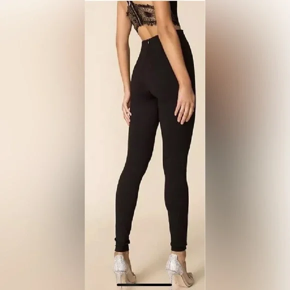 Belinda Jumpsuit
superdown
Size: XXS - Picture 2 of 3